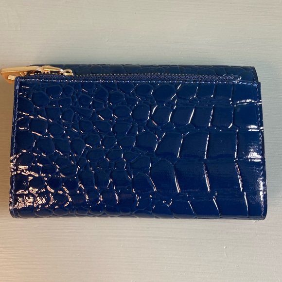 Moschino patent leather wallet - Picture 3 of 4